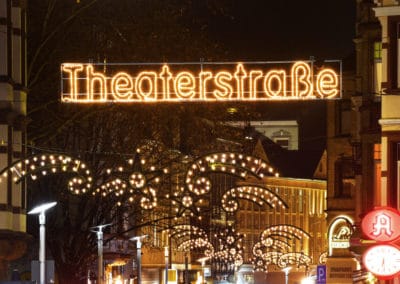 Lichterglanz in der Theaterstraße